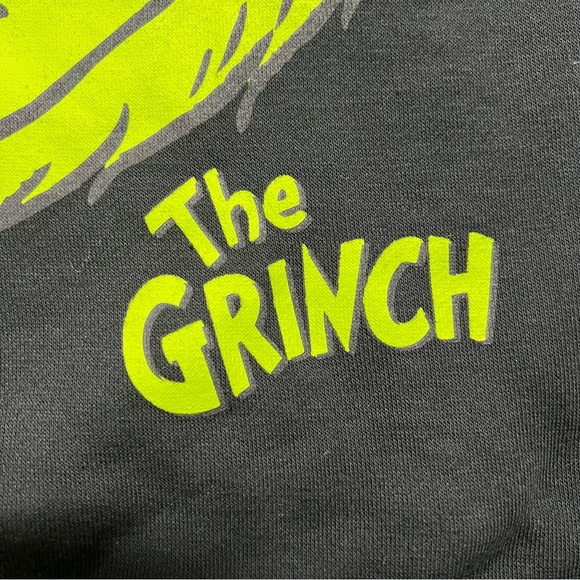 The Grinch Graphic Sweatshirt Printed Black Green Long Sleeve Pullover Festive S - Picture 6 of 8